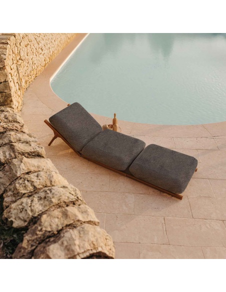 Tuga: Uniek nautisch ontwerp teak zonnebed