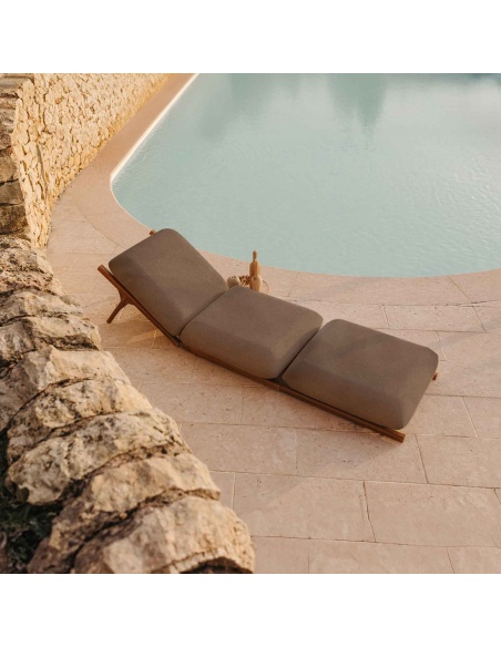 Tuga: Uniek nautisch ontwerp teak zonnebed