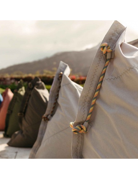 Randa: de unieke zakfauteuil met radiaal ontwerp voor binnen en buiten