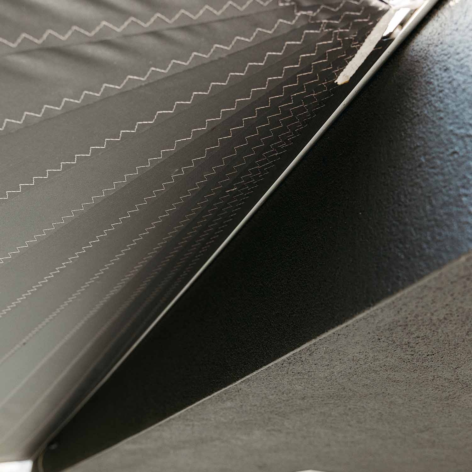 Solaria Lean Stock – Gereviseerd zeil met muurprofiel Solaria Lean Stock – Gereviseerd zeil met muurprofiel