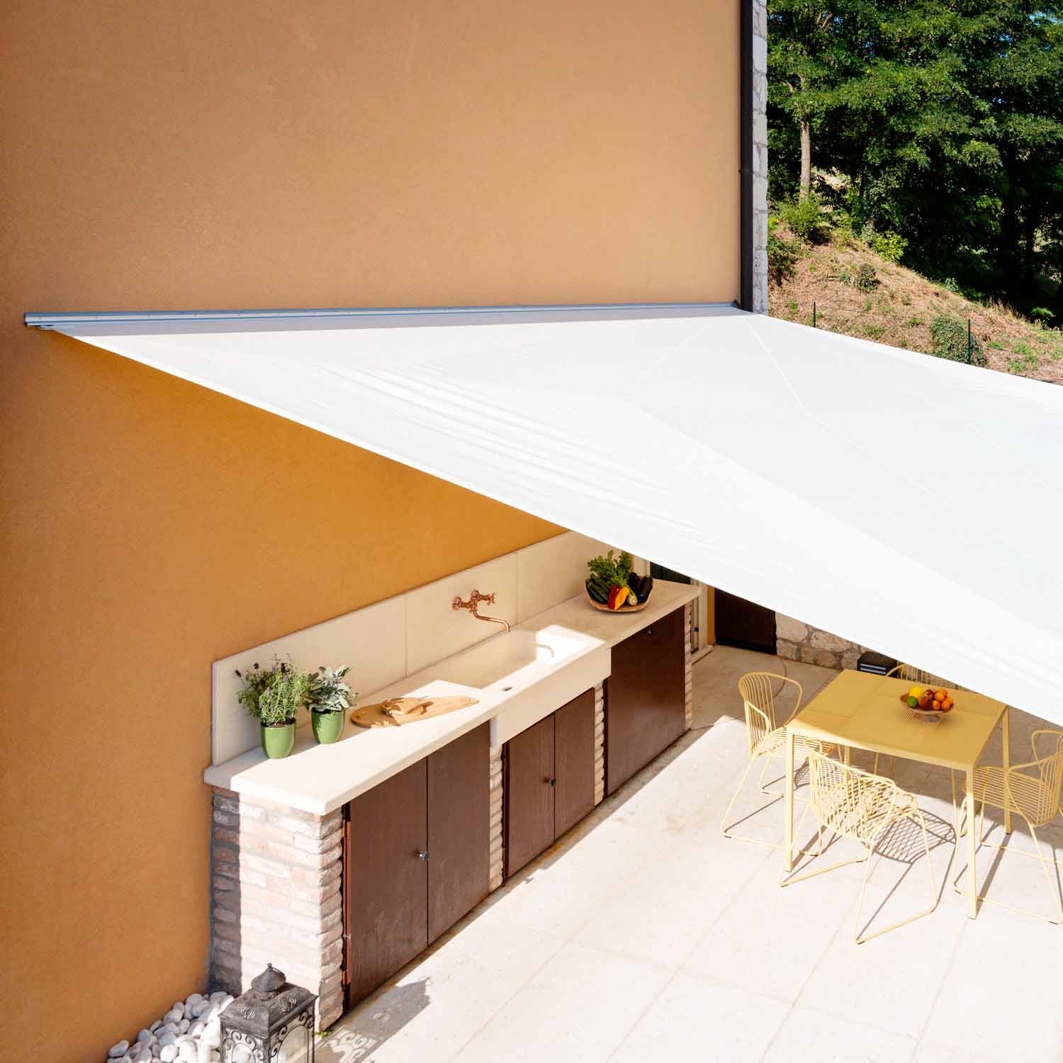 Solaria Lean Stock – Gereviseerd zeil met muurprofiel Solaria Lean Stock – Gereviseerd zeil met muurprofiel