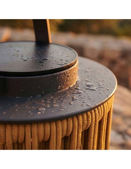 Marinea: Buitenlamp van gevlochten touw