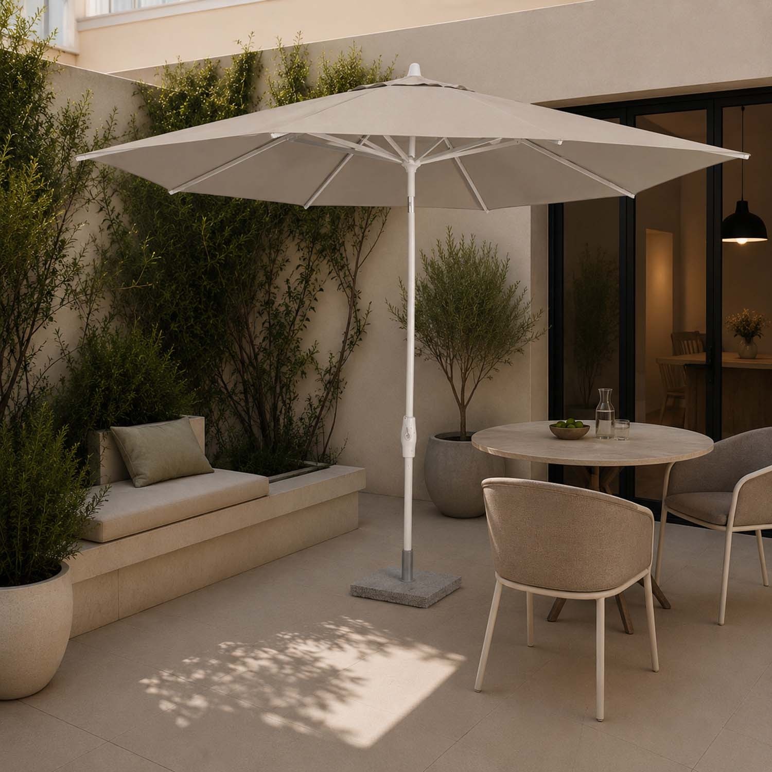 Lybra: Kantelbare Parasol met Centrale Paal en EquiTilt®-Technologie 2