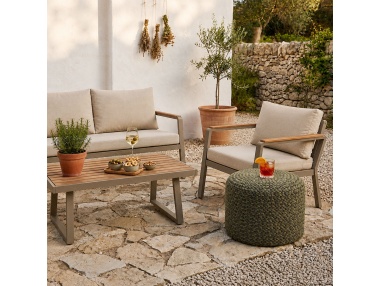 Thyrea: Gevlochten Outdoor Poef met Maanta Design