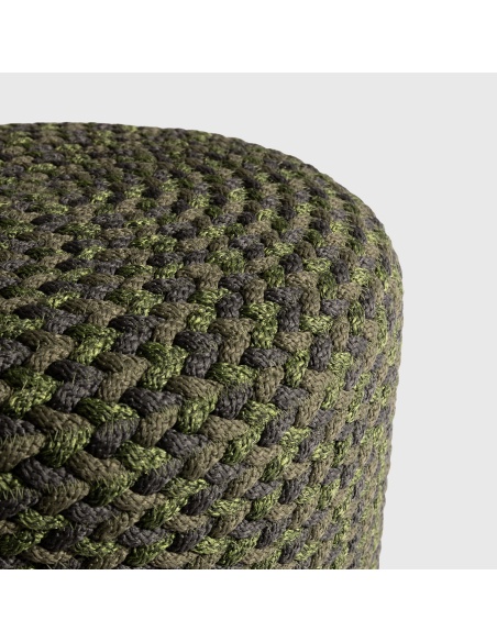 Thyrea: Gevlochten Outdoor Poef met Maanta Design