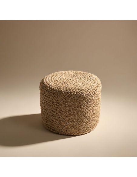 Thyrea: Gevlochten Outdoor Poef met Maanta Design