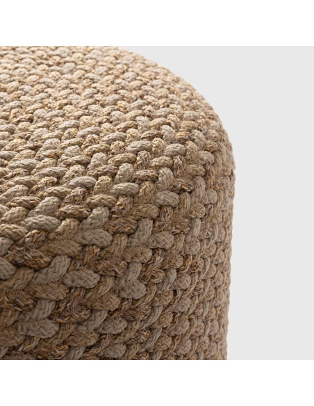 Thyrea: Gevlochten Outdoor Poef met Maanta Design