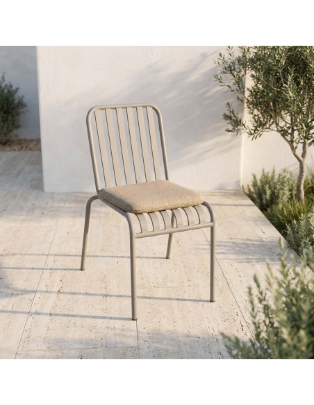 Forgya: set van 4 buitenstoelen van ijzer met verticale lamellen