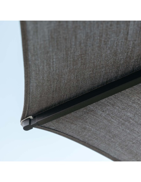 Lybra: Kantelbare Parasol met Centrale Paal en EquiTilt®-Technologie